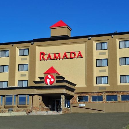 Ramada By Wyndham Уильямс-Лейк Экстерьер фото