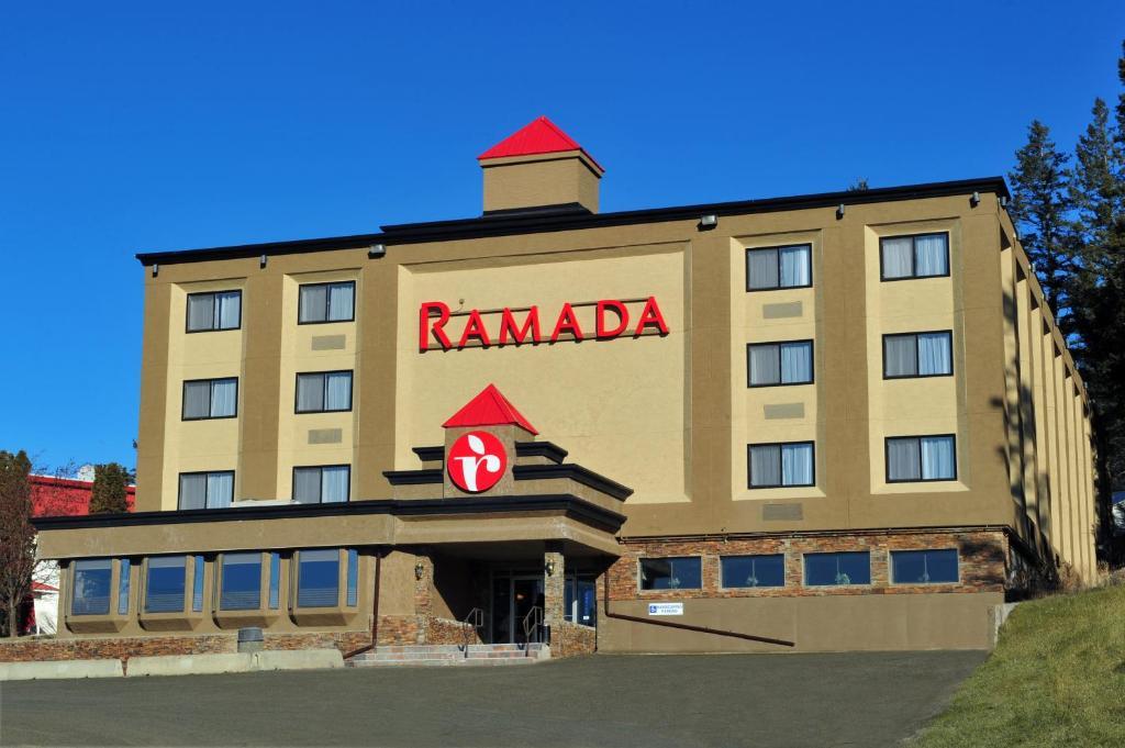 Ramada By Wyndham Уильямс-Лейк Экстерьер фото